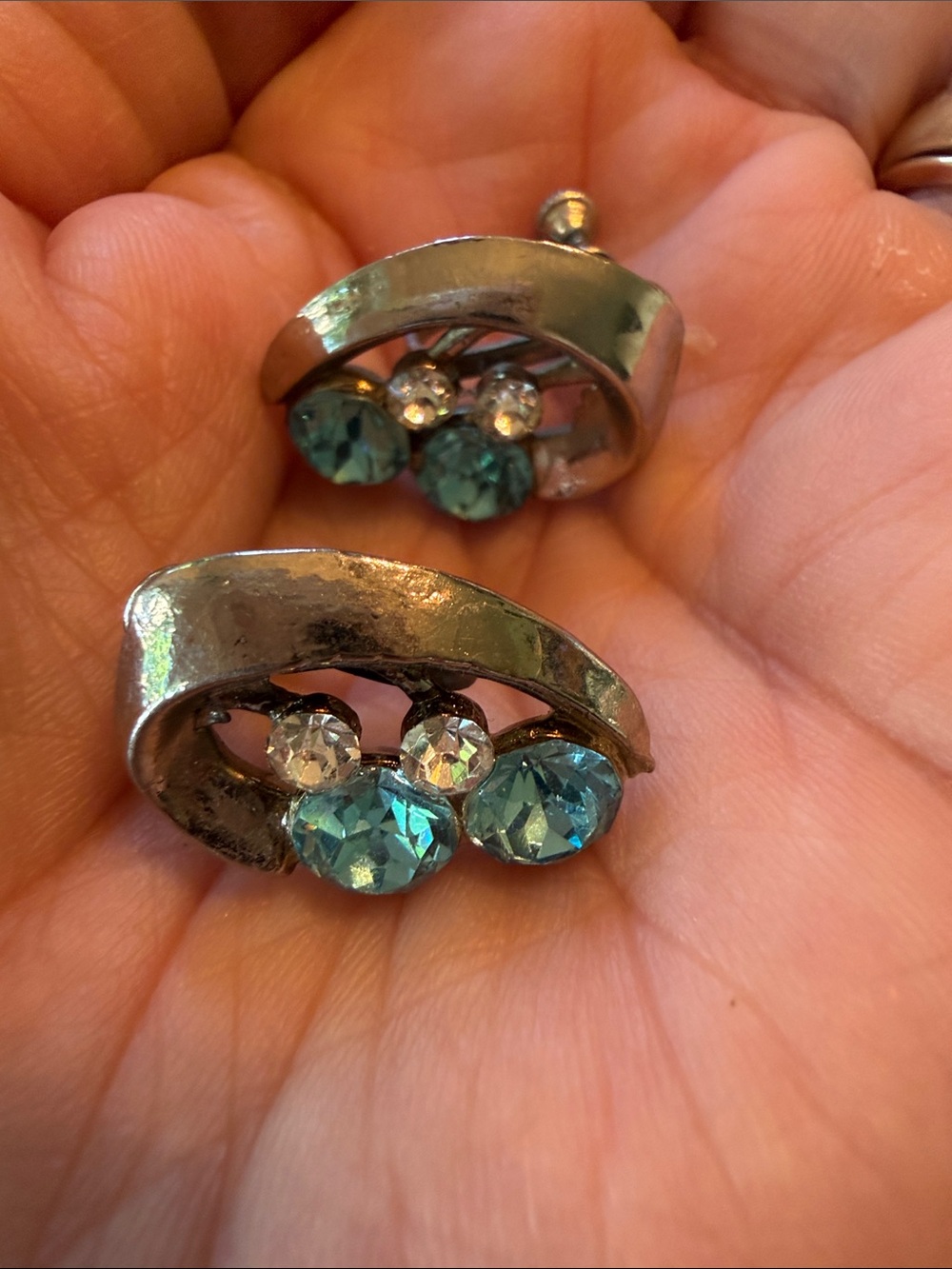 Vintage-Inspired Teal Crystal Clip-On Earrings